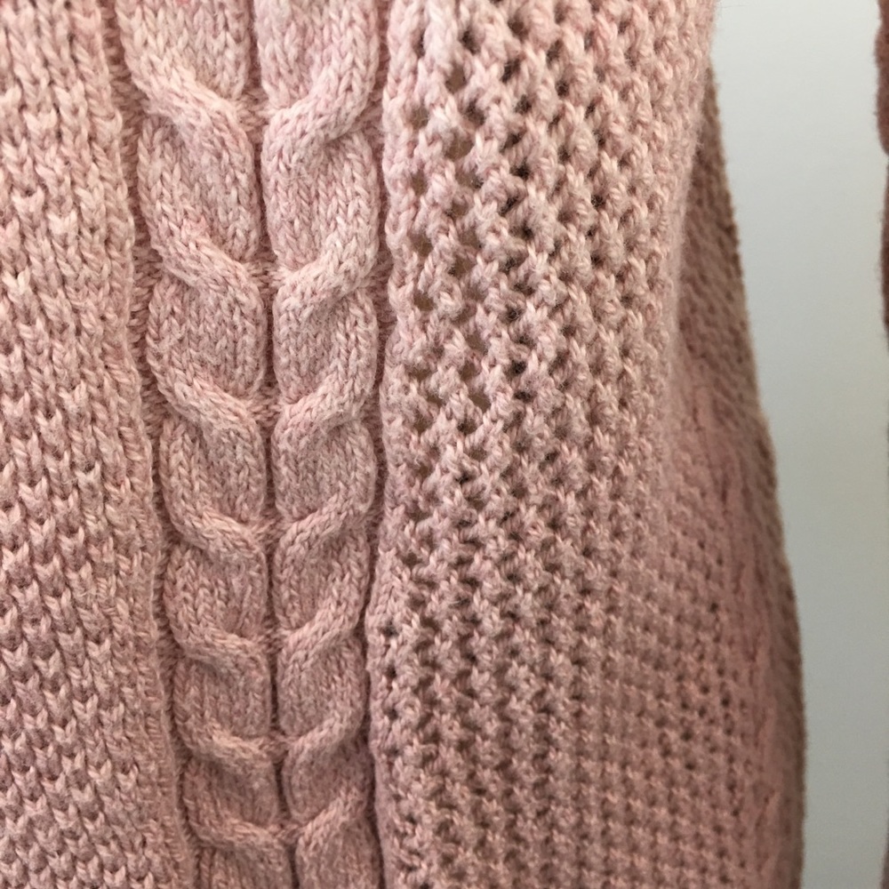 American Eagle Cable Knit Pink Ombré Sweater M - Picture 7 of 13